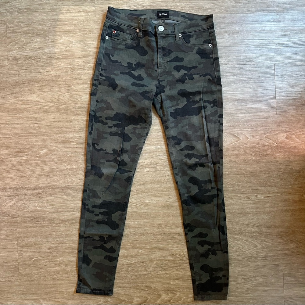 Nico Midrise Ankle Jean